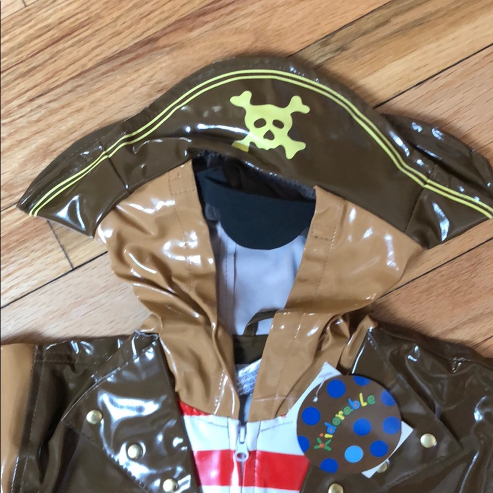 Kidorable Pirate theme raincoat size 12-18 months - Picture 3 of 12
